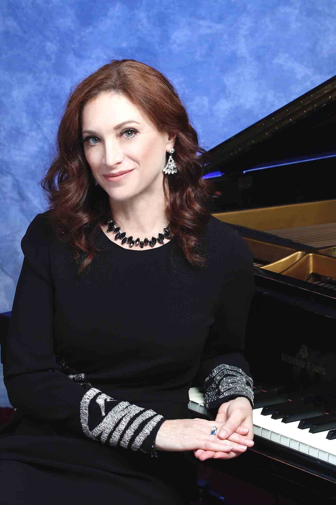 Banners Cultural Season Kicks Off with Robin Spielberg Performance